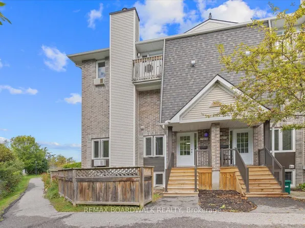7 Timberview Way #6, Ottawa, ON K2H 9M5