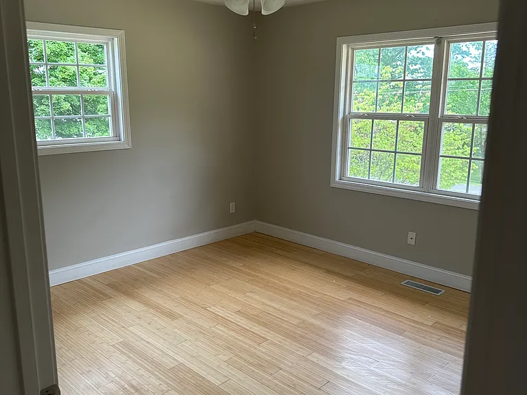 206 Russell Rd S — Photo 8