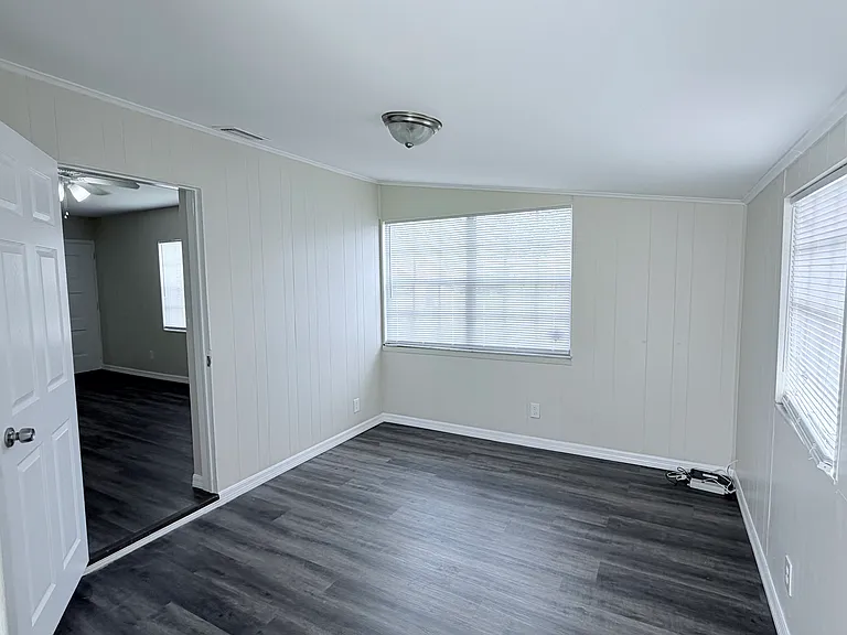 7912 W Paris St — Photo 4