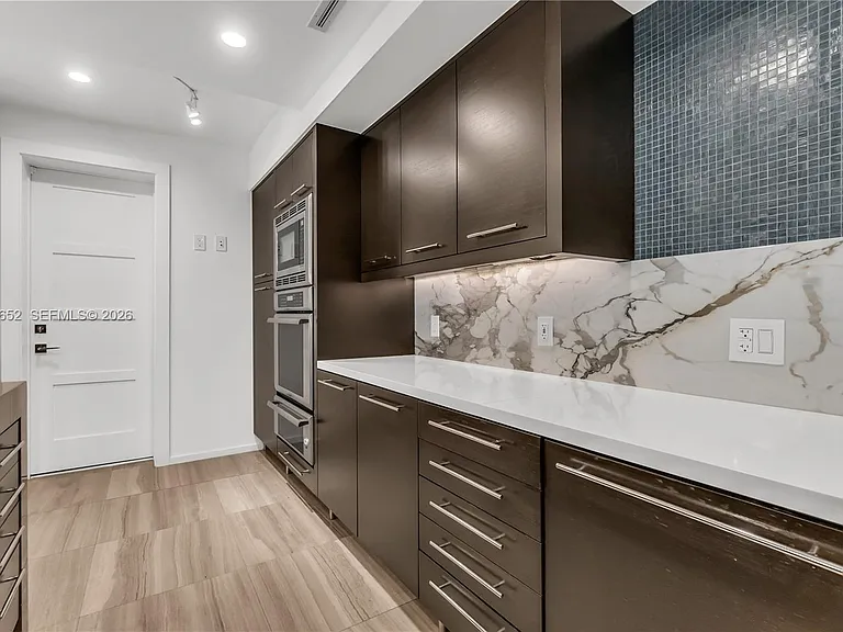 6840 Sunrise Pl — Photo 10