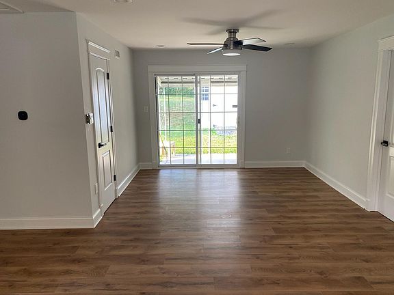4th image of 3909 Elmwood Dr