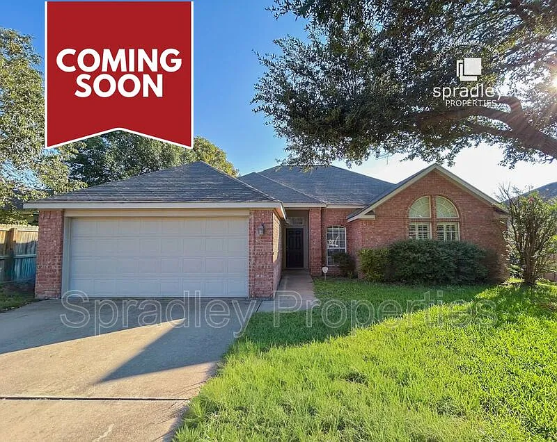 2318 Kingsbury Dr