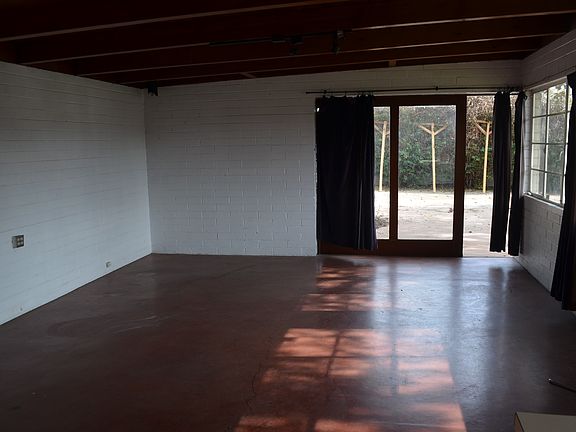 3rd image of 1434 Graynold Ave