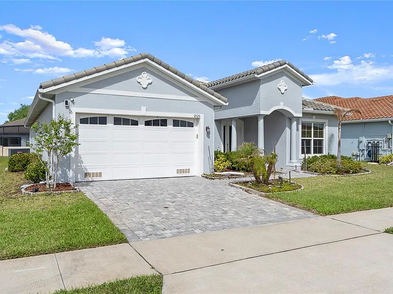 2320 Symphony Cir — Photo 2