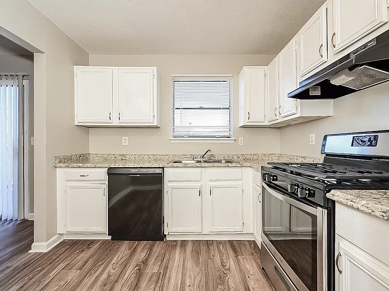 6698 Bent Creek Dr — Photo 7