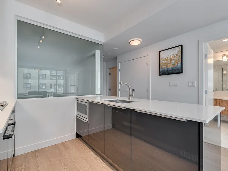 1283 Howe St #408 — Photo 11