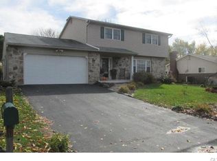 2106 Wisteria Rd, Macungie, PA 18062