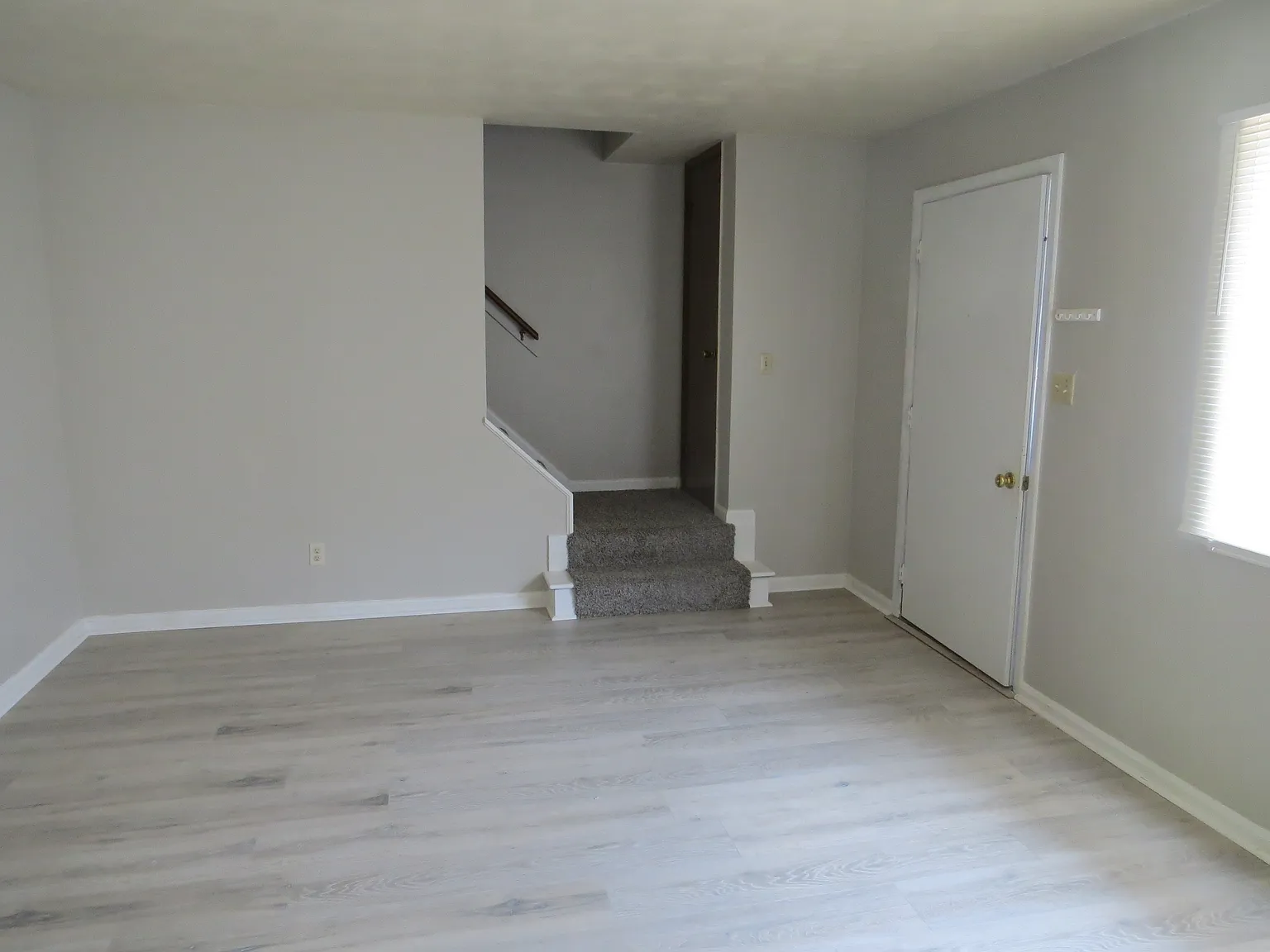 2 bed, 1000 sqft, $1,000 — Photo 4