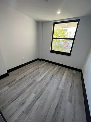 Rented by Delmark Realty LLC | media 38