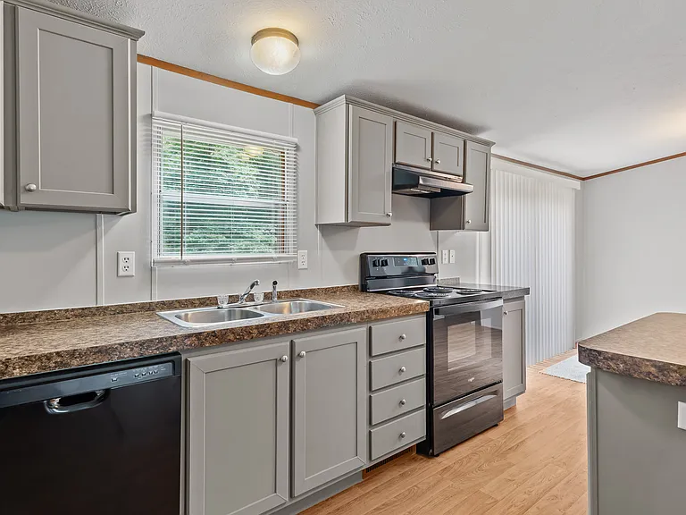 156 County Road 1304 — Photo 7