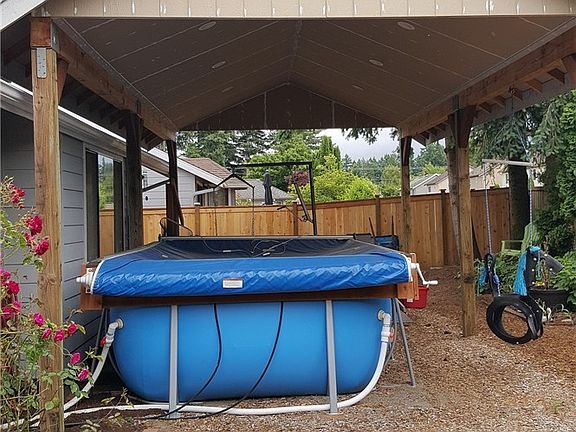 3rd image of 3515 Ashley Dr NE