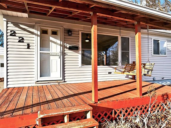 5th image of 221 Duffy Ct
