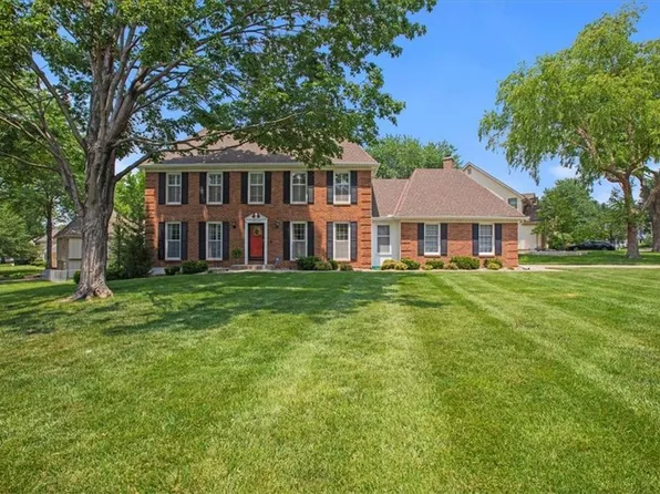 11923 Belinder Rd, Leawood, KS 66209