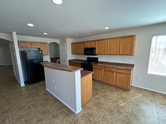 3rd image of 8837 W Preston Ln