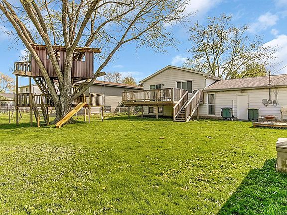 3rd image of 3703 Bloomingdale Ave