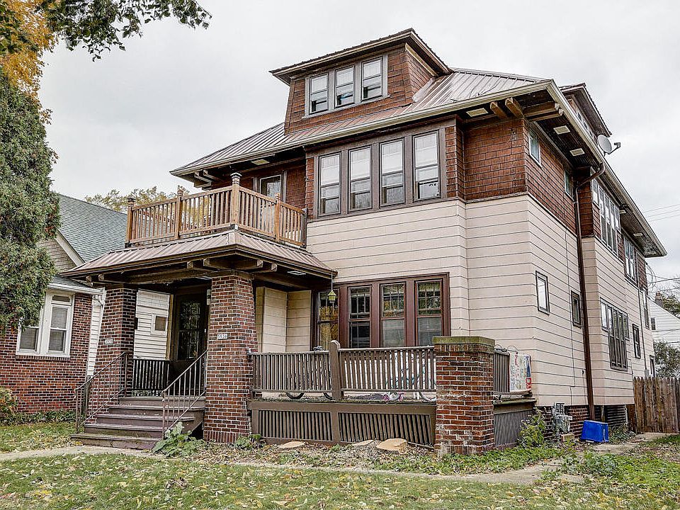 1st image of 3936 N Maryland Ave #38