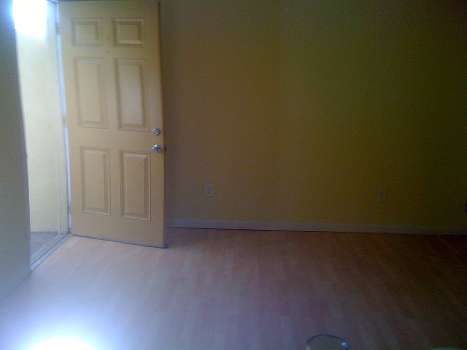 2nd image of 1241 E McKinley St APT 2