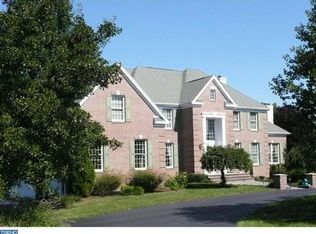 2 Long Way, Hopewell, NJ 08525