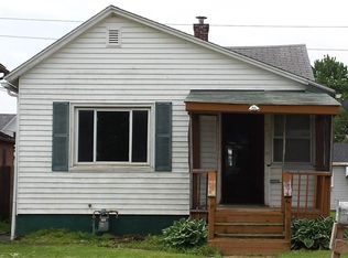 565 1st Ave, Clinton, IA 52732