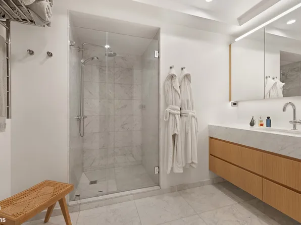 650 Park Avenue image 6 of 11