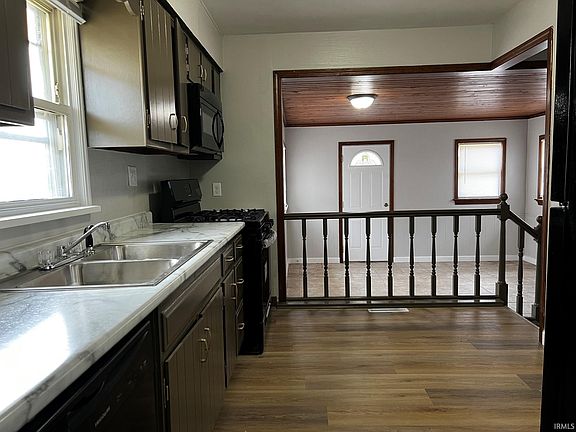4th image of 1517 N Kenmore St