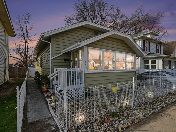 215 W Broadway St, Mishawaka, IN 46545