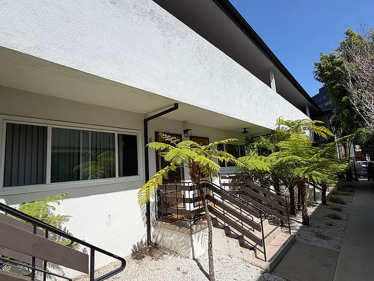 11611 Darlington Ave #6 — Photo 15