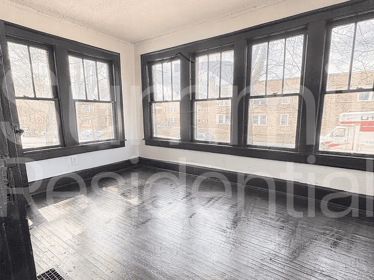 243 W 1st St — Photo 2