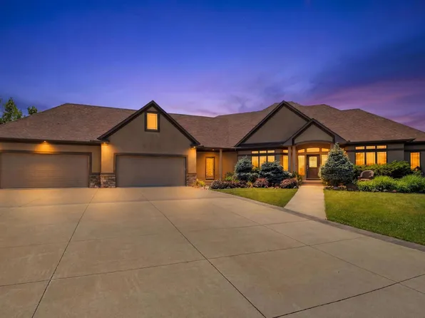 22720 Sweeney Ln, Lakeville, MN 55044