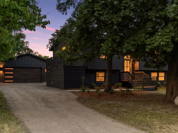 640 Grospoint Ln N, Oakdale, MN 55128