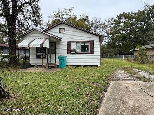1434 Duson Ave — Photo 1