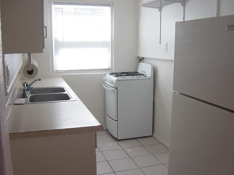 1220 N Bryant Ave #A — Photo 8