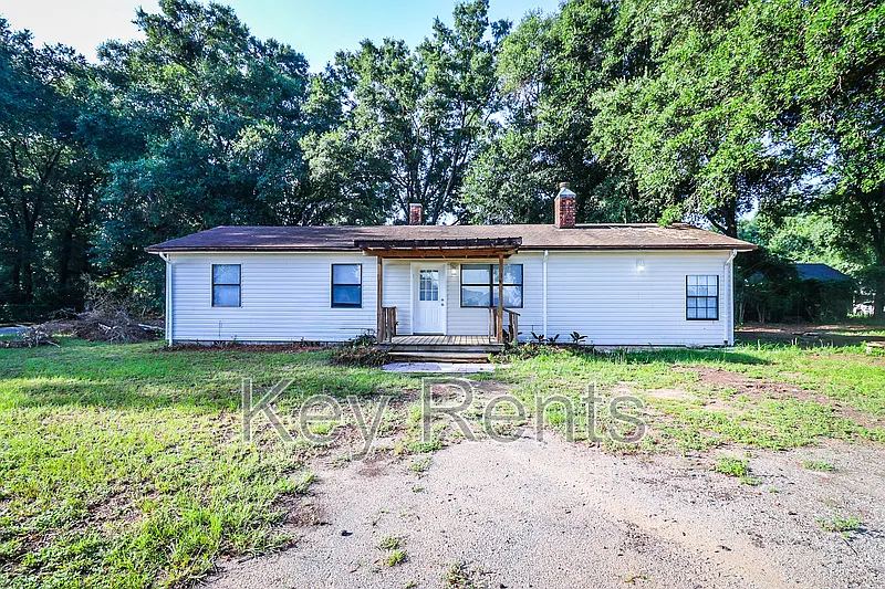 3 bed, 2.0 bath, 1432 sqft, $1,650 — Photo 1