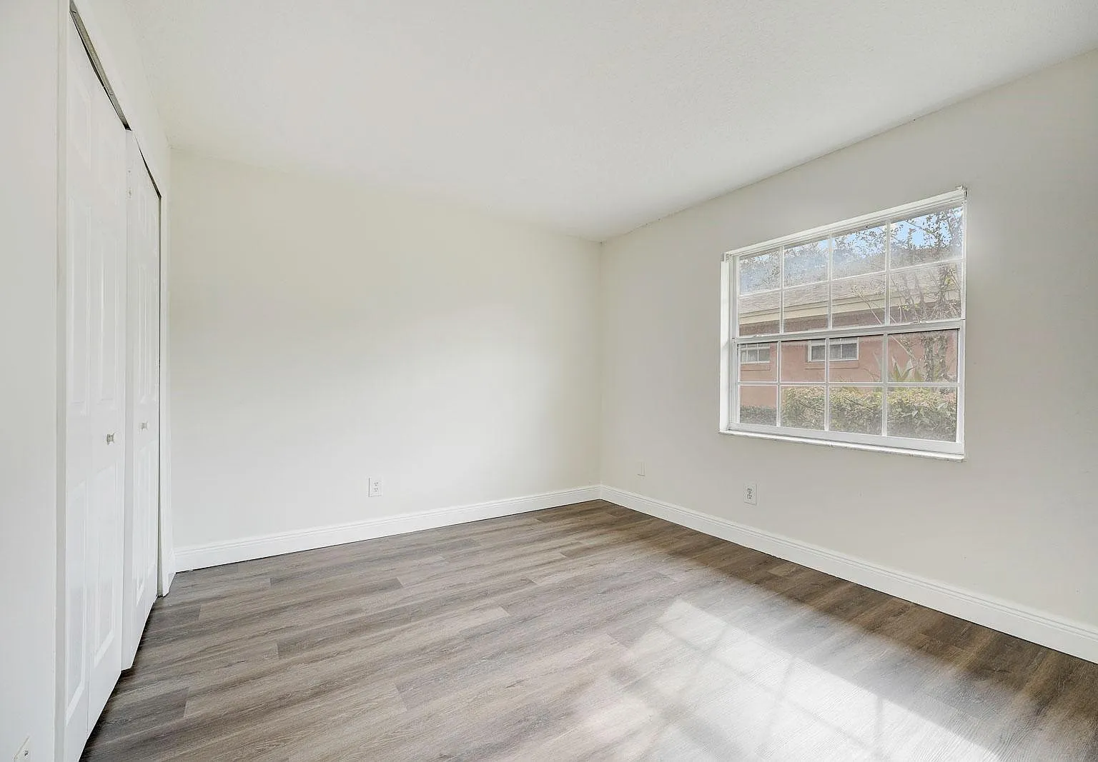 2 bed, 1058 sqft, $1,750 — Photo 4