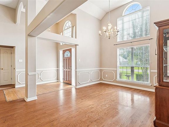 4th image of 441 Turnwood Dr