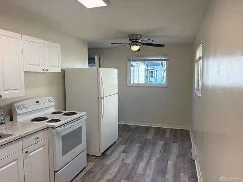 2034 Leo St — Photo 11