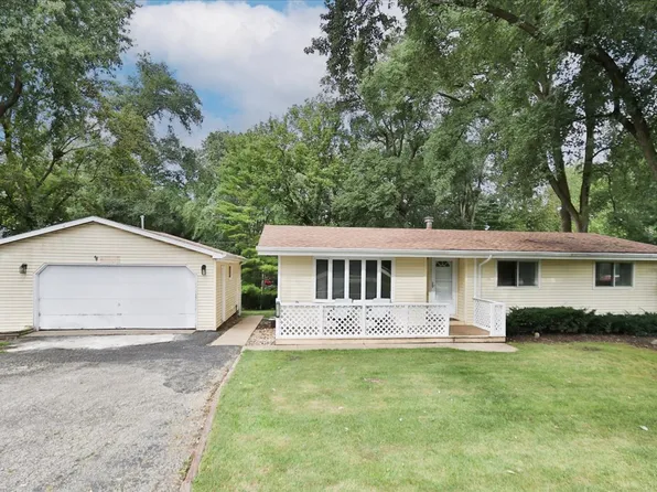 23874 N Echo Lake Rd, Lake Zurich, IL 60047