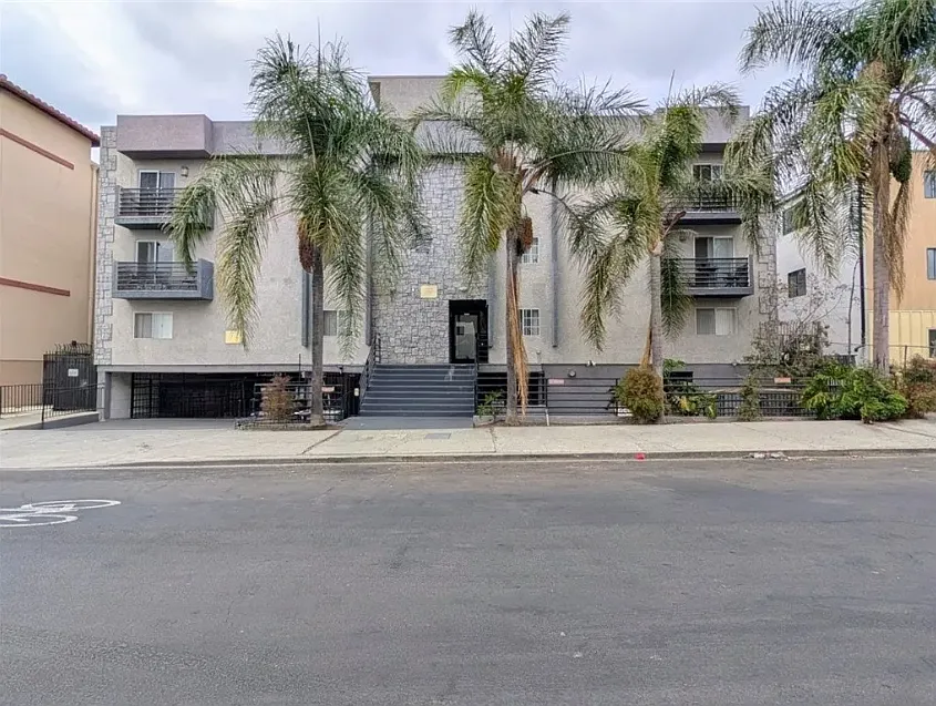 1227 N Orange