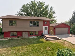 3916 Falcon Dr, Rapid City, SD 57701