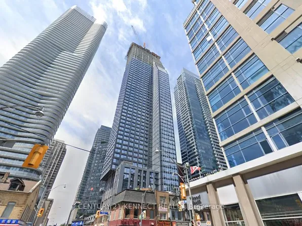 8 Wellesley St W #2911, Toronto, ON M4Y 1E7