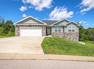 214 Ridgeview Dr, Saint Robert, MO 65584