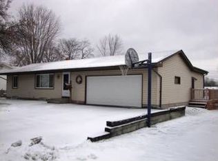 7152 Cahill Ave, Inver Grove Heights, MN 55076