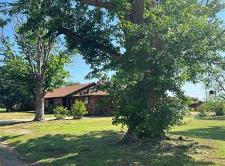 114 N Rambo St, Dill City, OK 73641