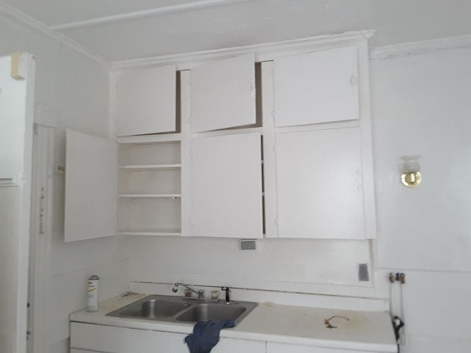 2nd image of 35 Sterling St Fl 1ST