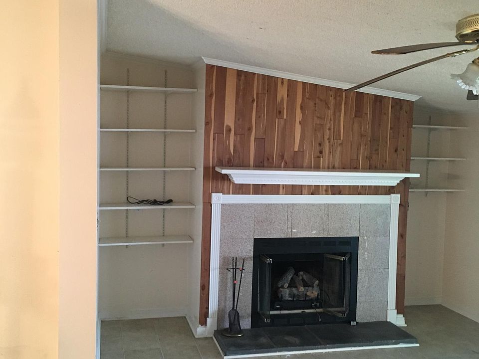 2nd image of 1052 Indian Creek Trl