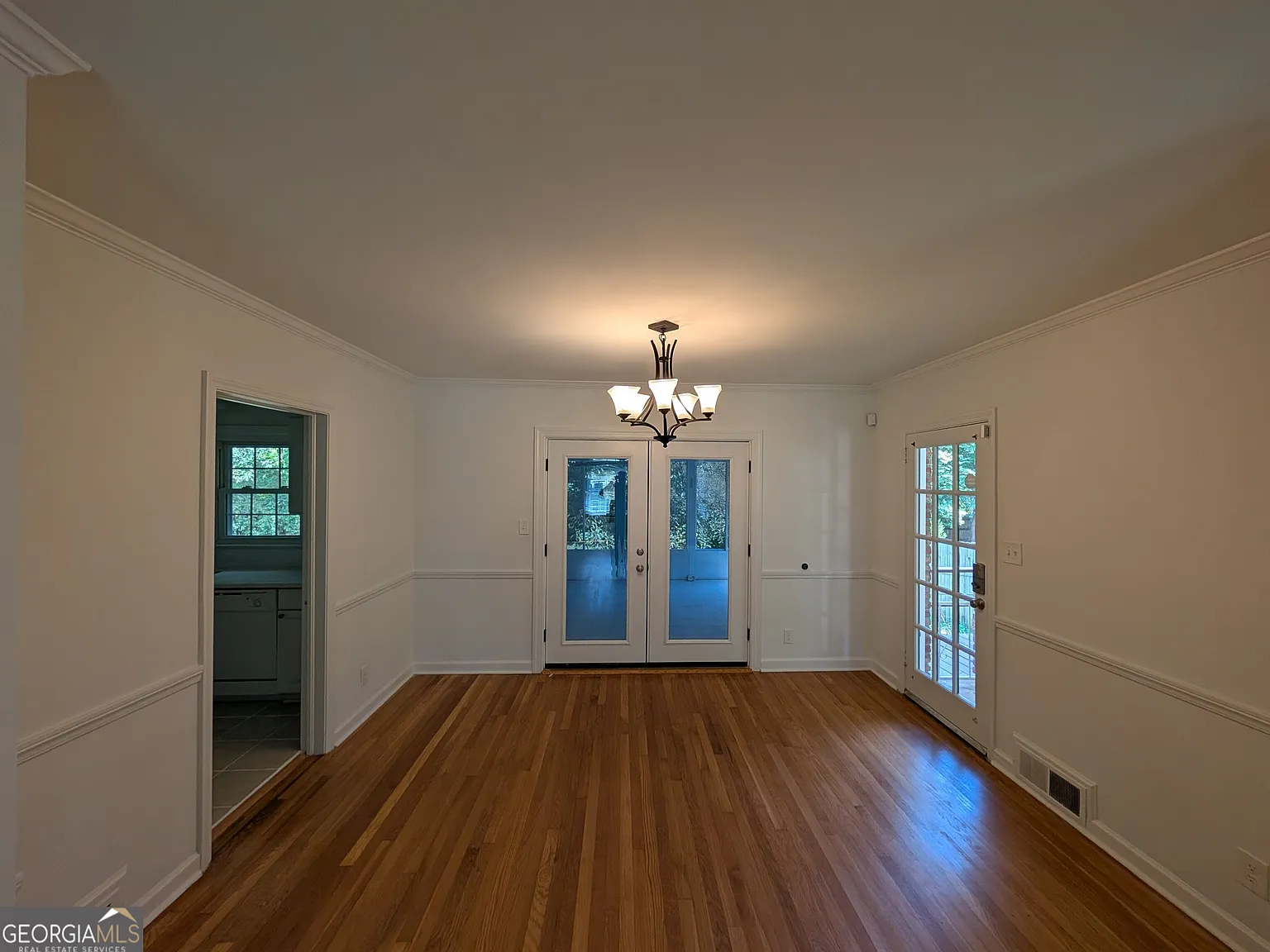 3 bed, 2.0 bath, 1540 sqft, $2,975 — Photo 3