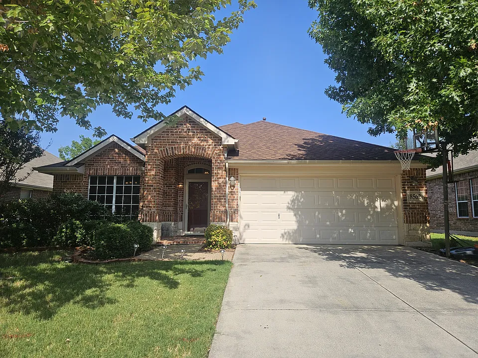 8562 Robertson Dr