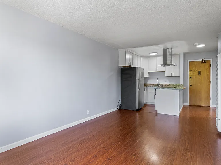 280 Howland St #303 — Photo 3