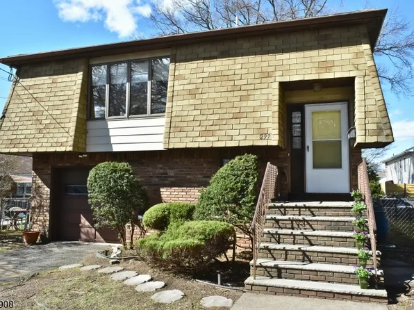 297 Fencsak Ave, Elmwood Park Boro, NJ 07407