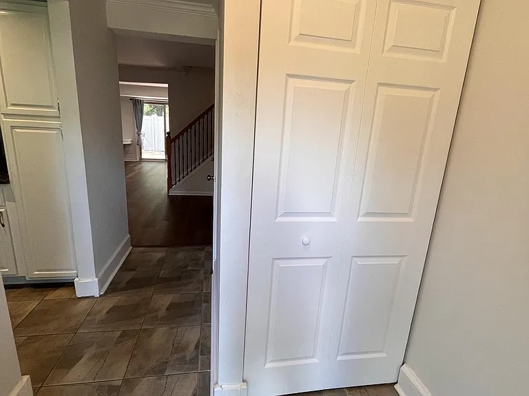 5633 Independence Cir — Photo 2